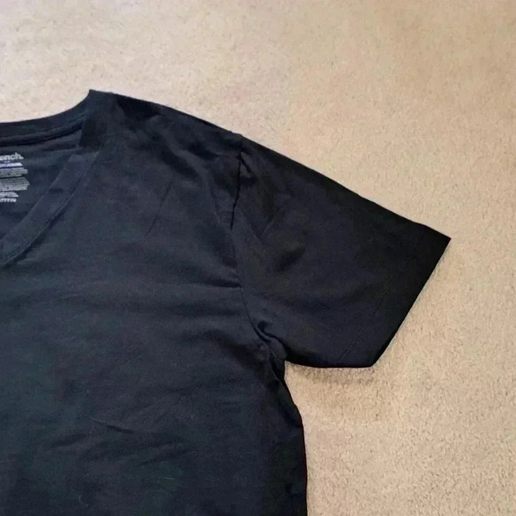 NWOT Bench Solid Cotton V-neck T-shirt Black Size Small  Men's - Picture 7 of 8